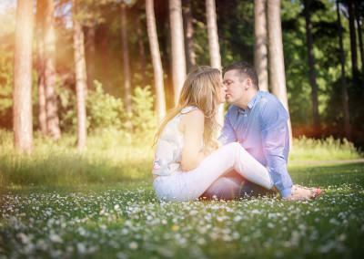 couple kissing in Sefton Park by Samantha Brown Photography