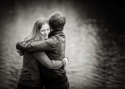 couple hugging in sefton park